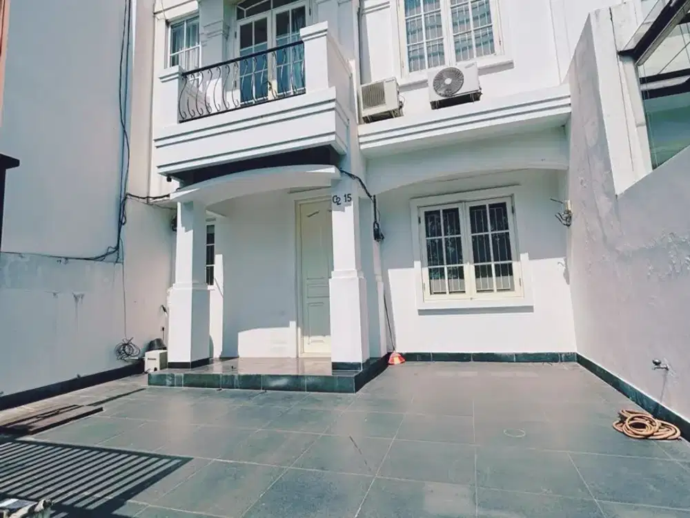 Rumah modern minimalis di cluster Mitra Gading Villa - Kelapa Gading Jakarta Utara