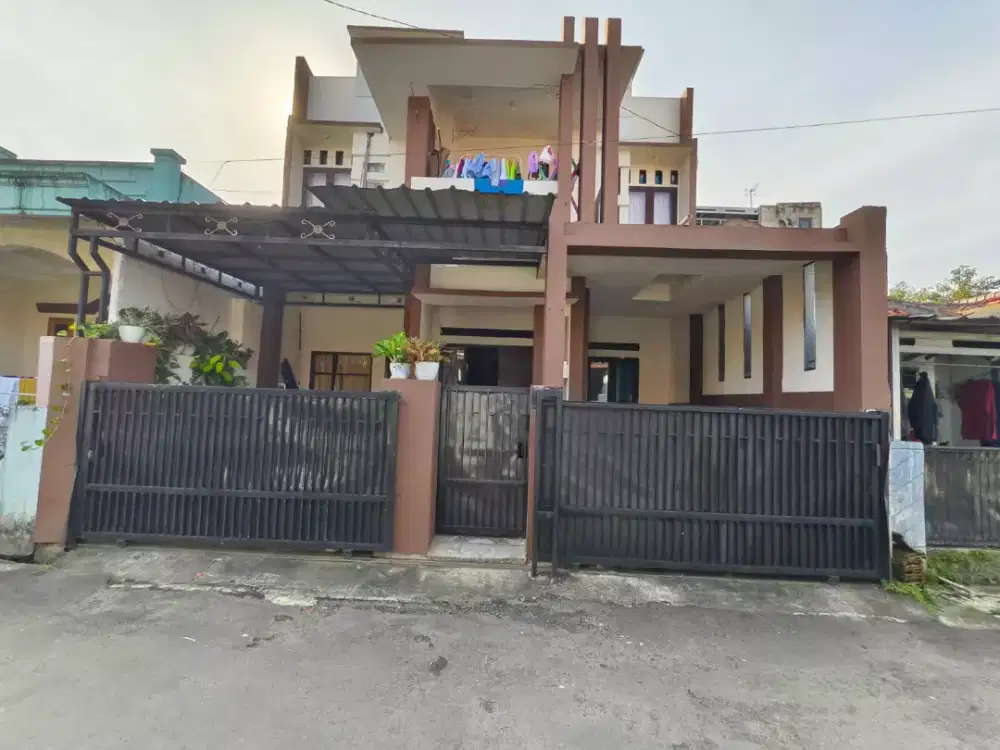 Di Jual Rumah 2 Lantai di Komplek Rss Pemda