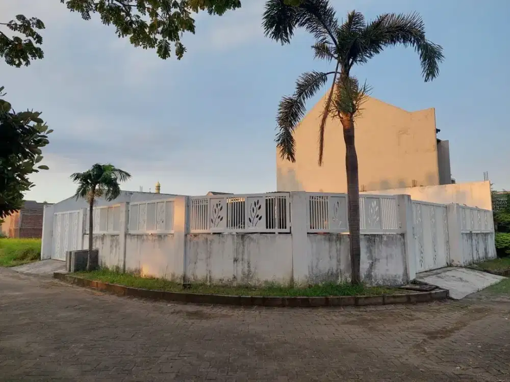 Tanah Kavling di Taman Indah Regency Hook Pojok, Selatan Barat Row Jalan 3 Mobil Longgar