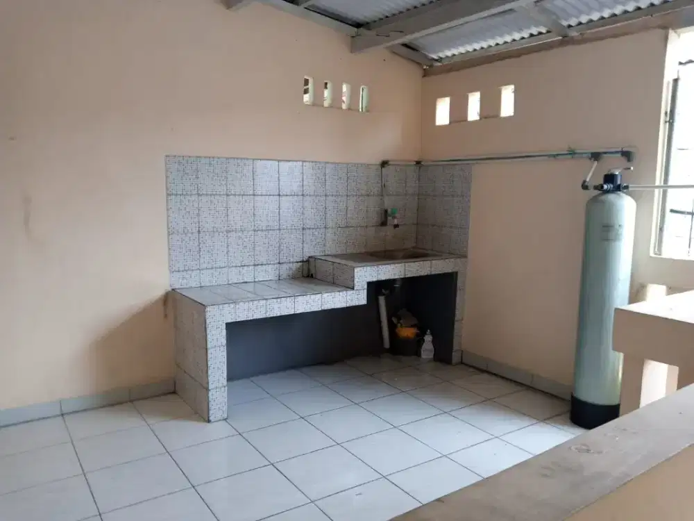 DISEWAKAN RUMAH TINGGAL