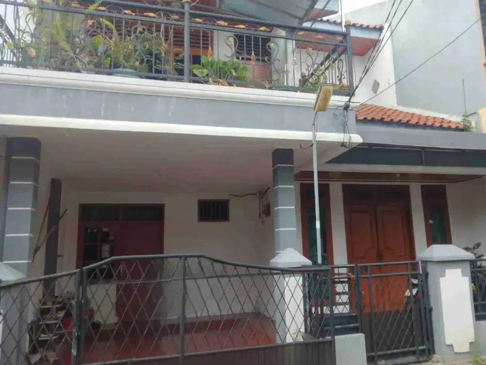 Rumah 2 Lantai Griya Loka BSD Siap Huni Renovasi