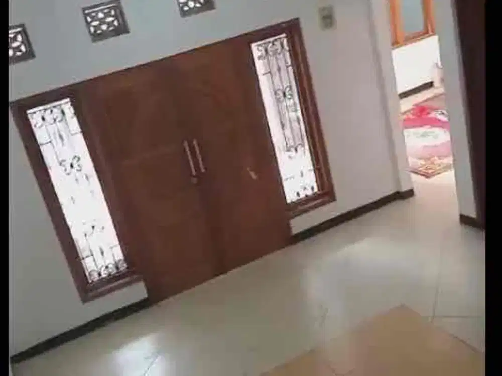 DIJUAL RUMAH BAGUS HUNIAN DI JL. GAGAK BANDUNG, SIAP HUNI

- Cocok Untuk Rumah Hunian/Kos²an
- Lokasi Rumah masuk Gg. Motor 

SHM
2 Lantai
LT 118m²
LB 171m²
Kamar Tidur 5
Kamar Mandi 3
Ruang Tamu
Ruang Keluarga
Kolam Hias dalam rumah
Garasi 6 Motor

HARGA