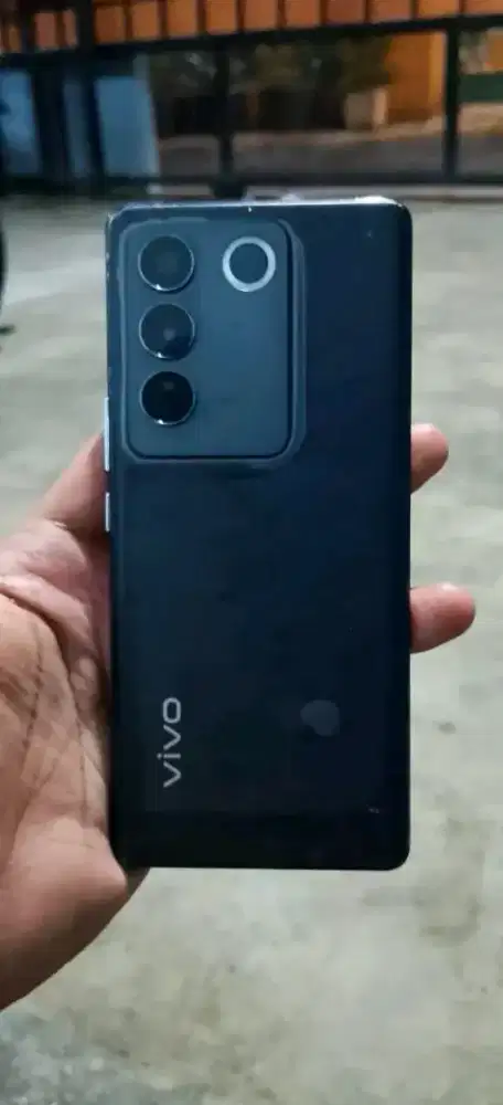 Vivo v27 (8/256) hp cas ori 44 watt jual /tt
