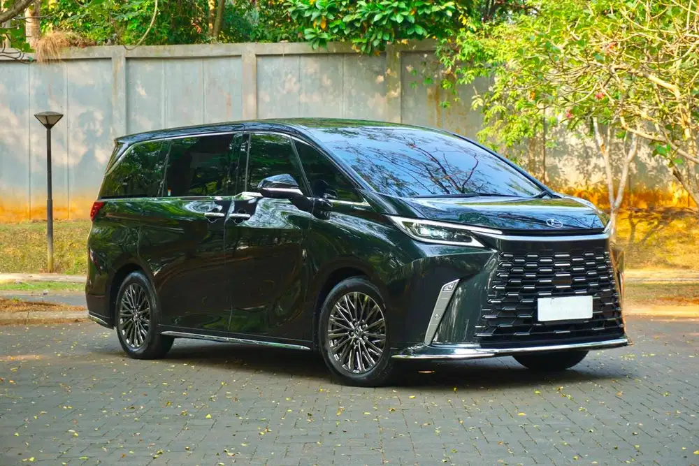 Lexus LM350h Hybrid Luxury A25A-FXS 2023 /2024