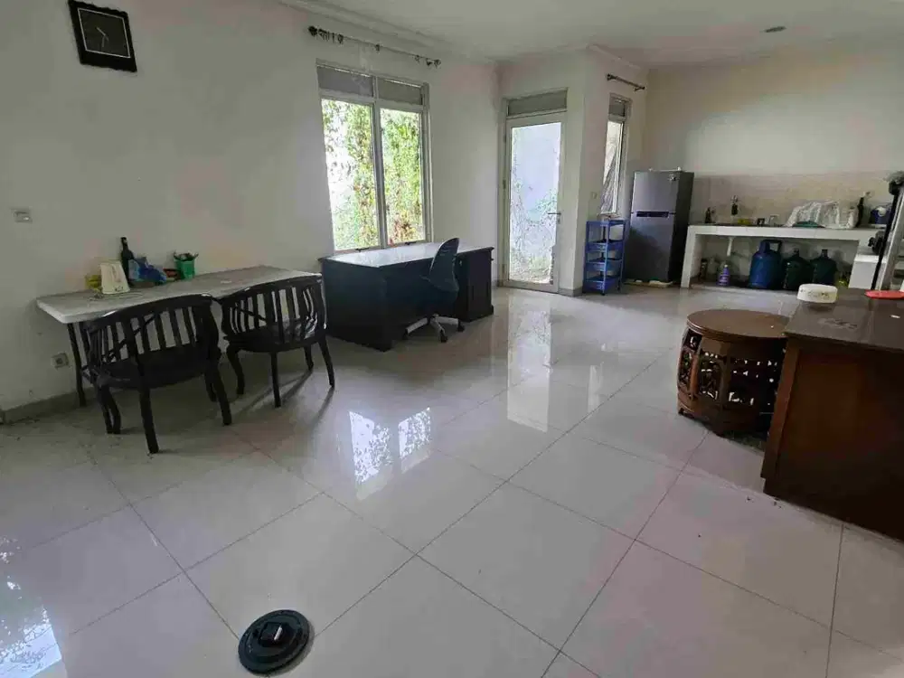 TERMURAH !!!  Jual rumah Suvarna Sutera 2 lantai 10 x 20