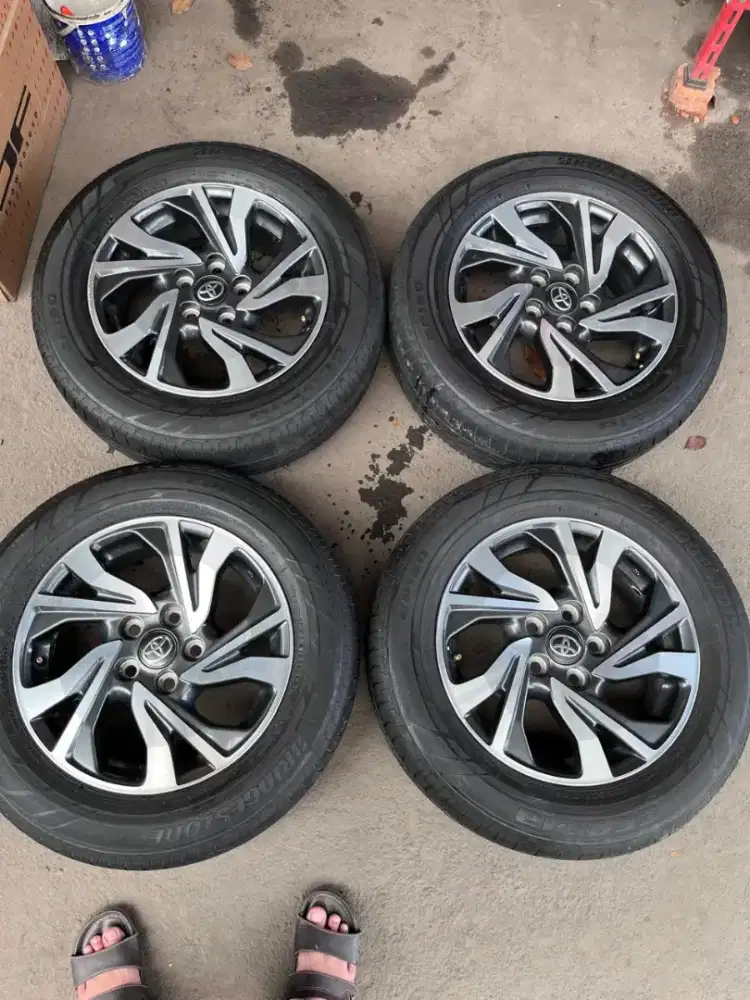 Velg original OEM Toyota Innova reborn facelift ring 16 ban 205/65 R16