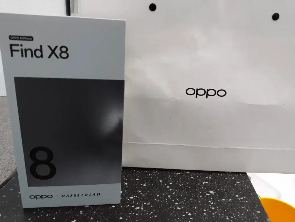 OPPO Find X8 RAM 12 GB / ROM 256 GB.