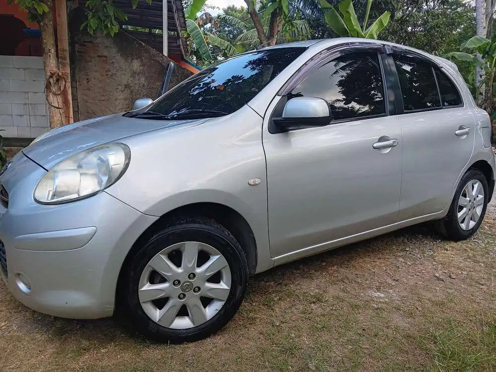 Nissan March 2011 Bensin