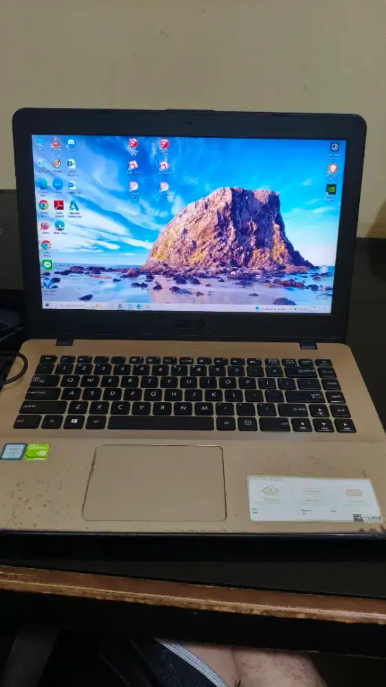 Laptop ASUS X442UQ i7 RAM 16GB SSD NVIDIA 940MX