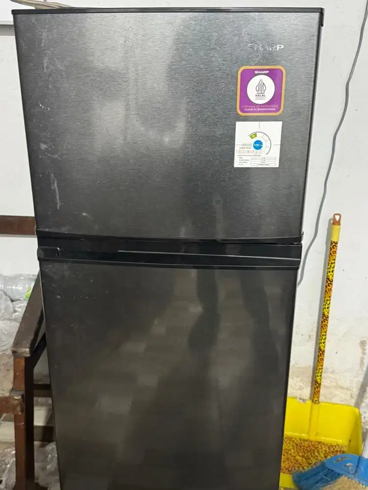 Kulkas Sharp 2 Pintu – Kondisi Sangat Bagus