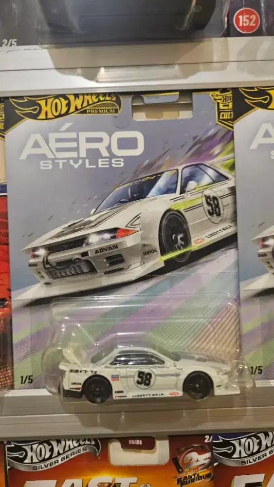 Hot Wheels Premium Aero Styles LB-Kaido Works Nissan R32