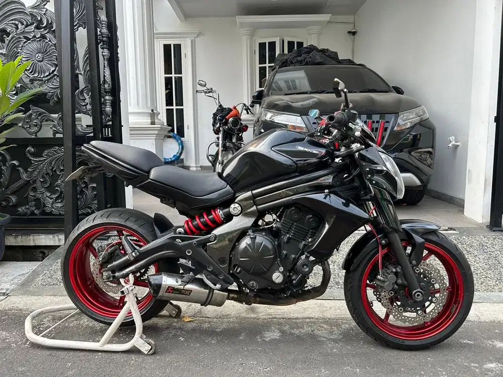 Moge Kawasaki Er6n