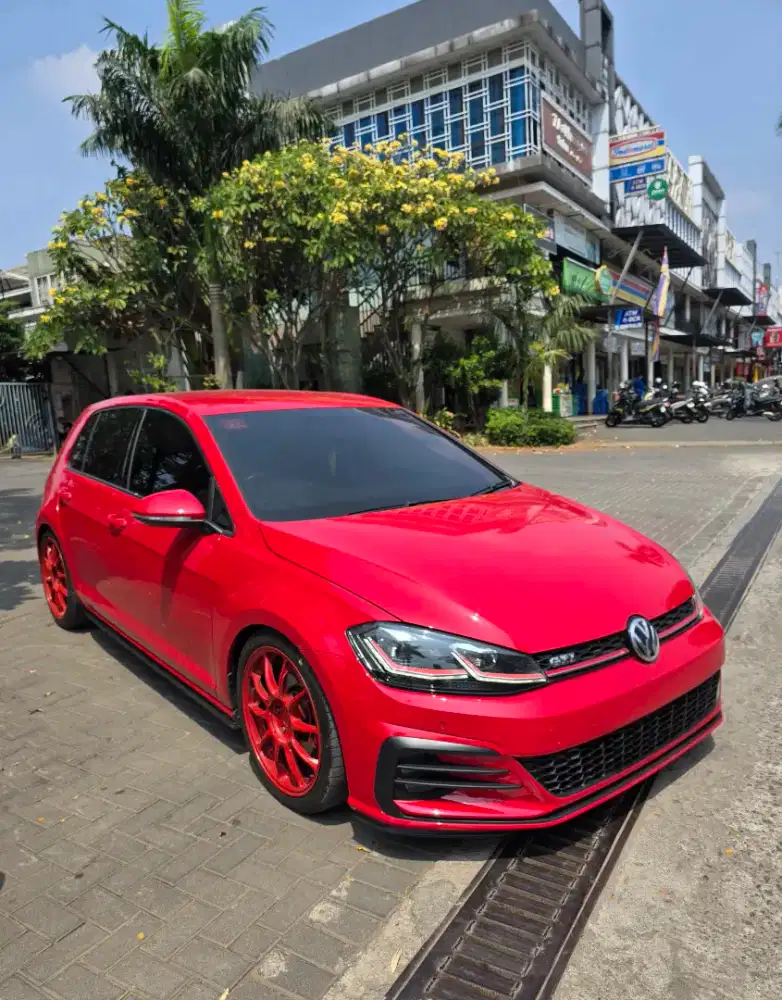 (Low KM ) GOLF GTI MK 7.5