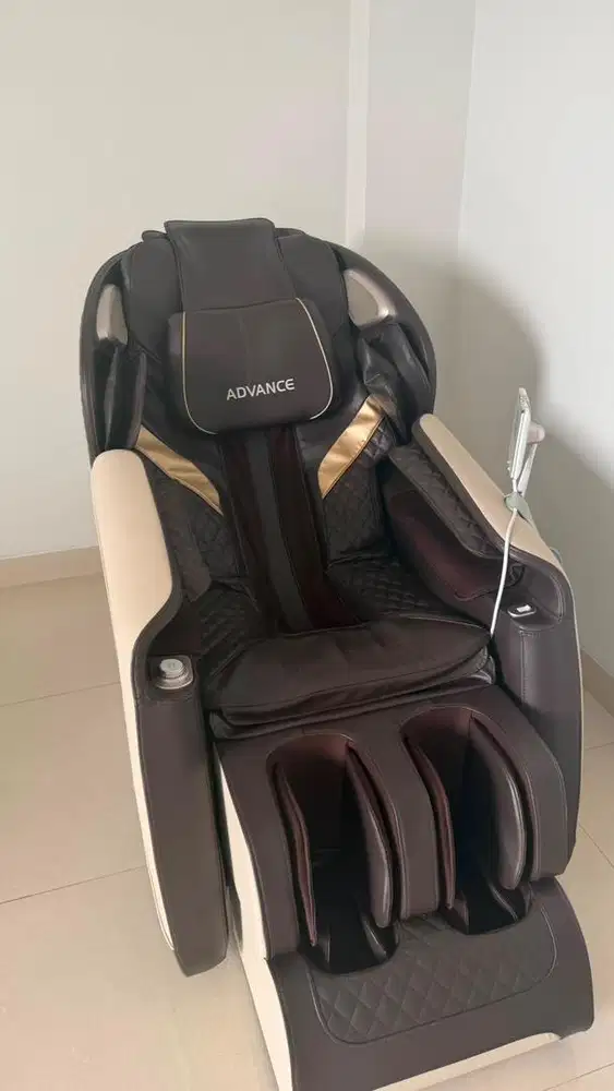 Jual Cepat Kursi Pijat Merk Advance (Kondisi Mulus Seperti Baru)