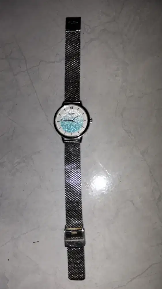 Jam tangan wanita merk Alba