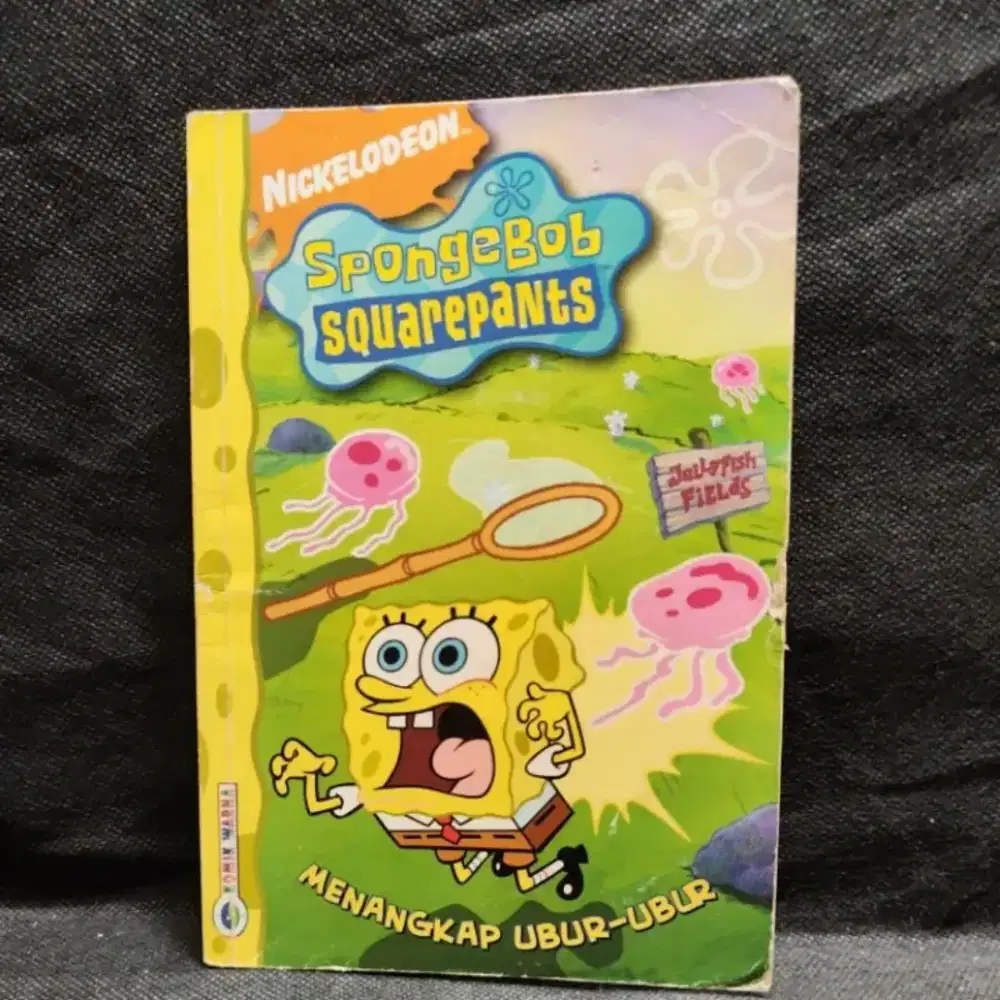 Buku komik Spongebob Squarepants menangkap ubur-ubur