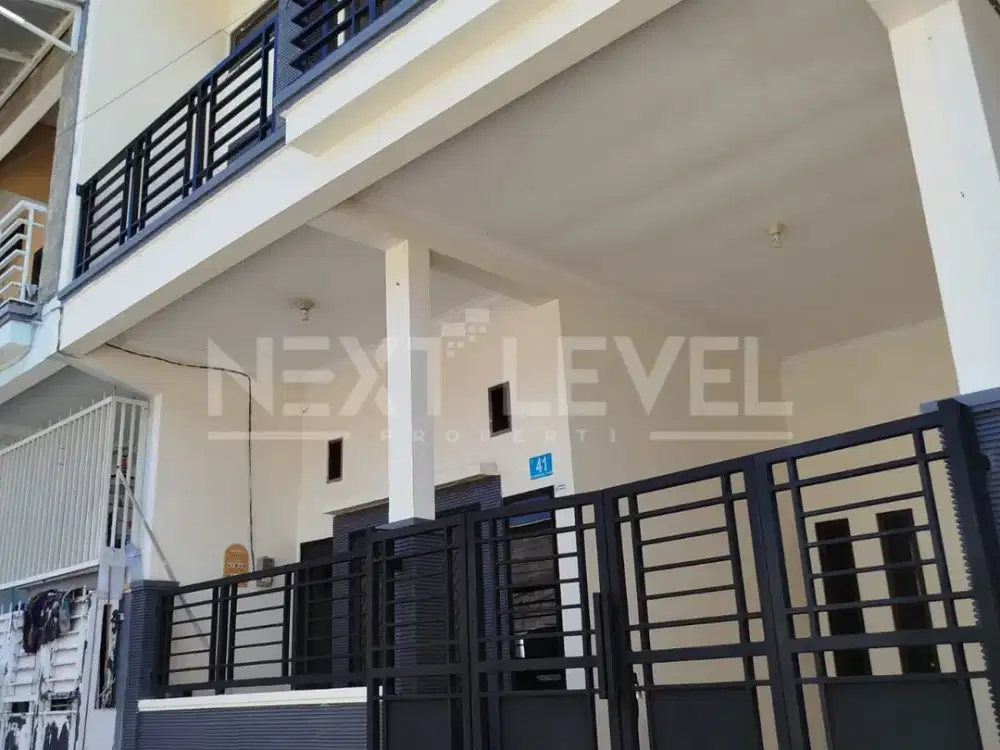 DISEWA: RUMAH MINIMALIS 2 LANTAI – SIAP HUNI DI SETRO BARU, SURABAYA TIMUR