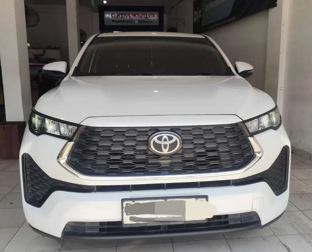 Innova Zenix G 2.0 AT 2023 putih istimewa dp 50 jt