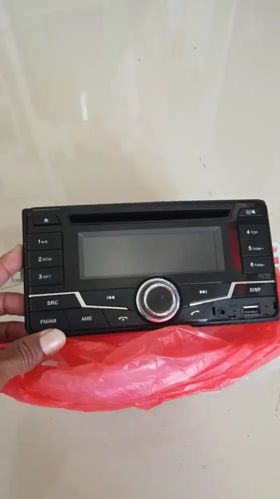 Tape radio mobil sigra