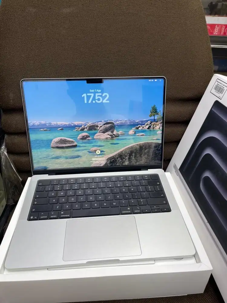 Macbook pro M5 Pro 14-inch ram 24/1TB bekas resmi ibox second