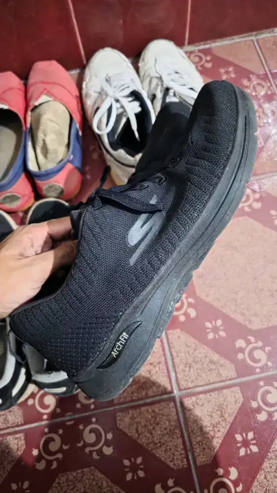 Sepatu Skechers arch fit
