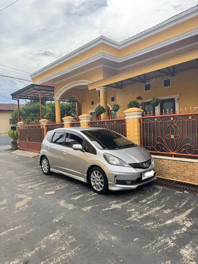 HONDA JAZZ RS GE8 AUTOMATIC