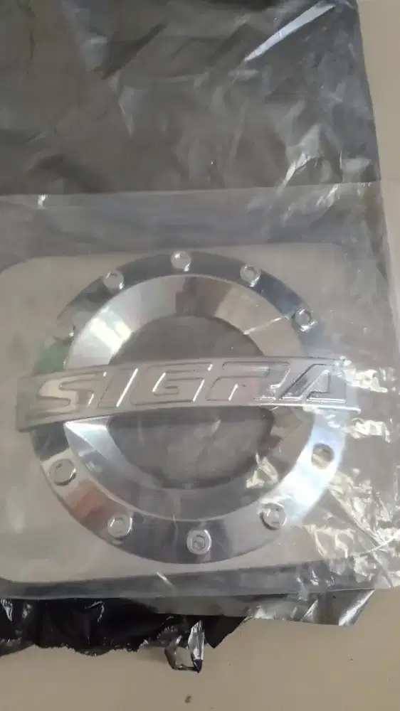 Cover baru tutup tangki bensin mobil Sigra