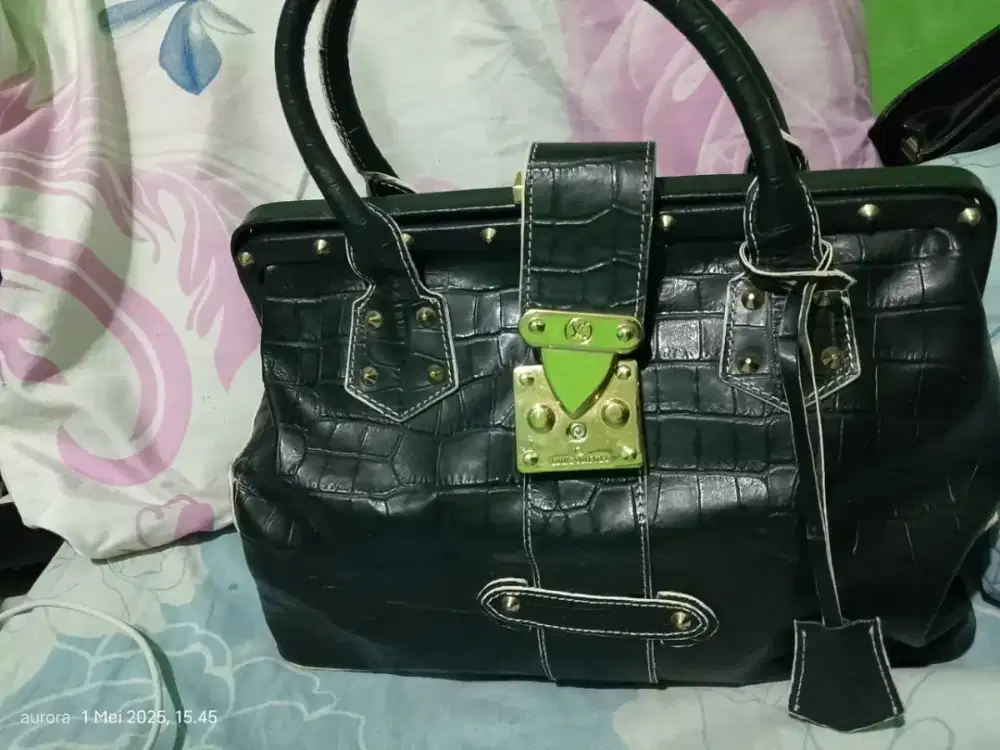 Tas wanita Vuitton Suhali L'Ingenieux