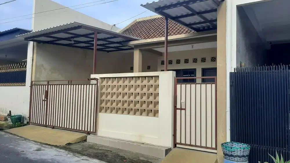 DIJUAL RUMAH DI PERUM GRIYA SENTOSA IDAMAN!!
