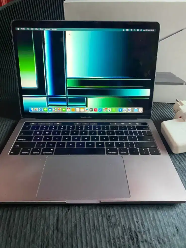 Dijual macbook pro 2019 fullset mulus like new