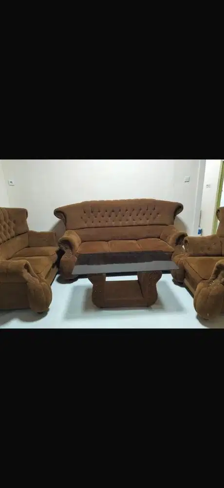 Sofa Besar Coklat