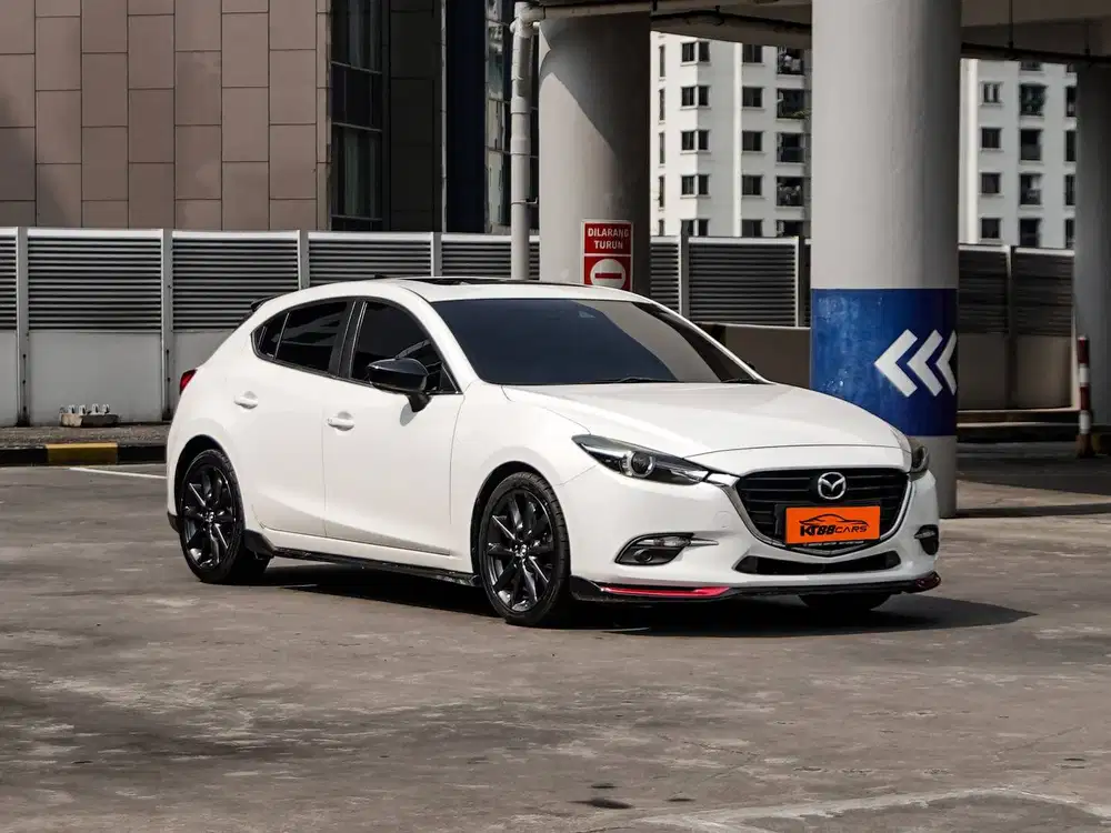 Mazda 3 Hatchback AT 2018 Putih