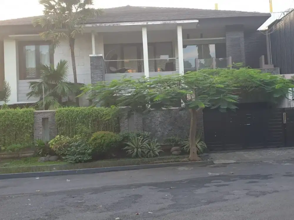 Dijual Rumah Usaha Komersial Jl Raya Sudanco Supriyadi Mojoroto Kediri