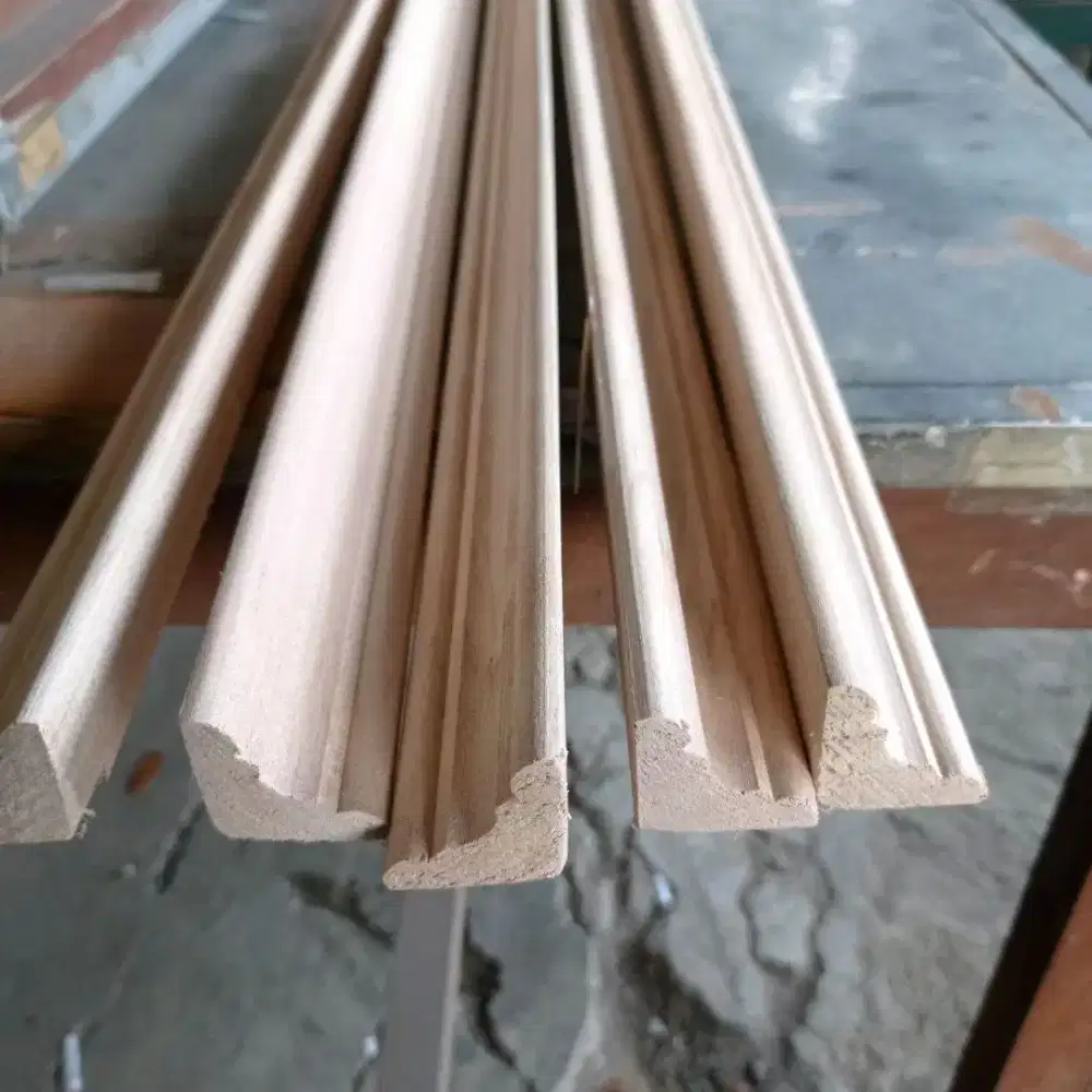 Reng kayu propil