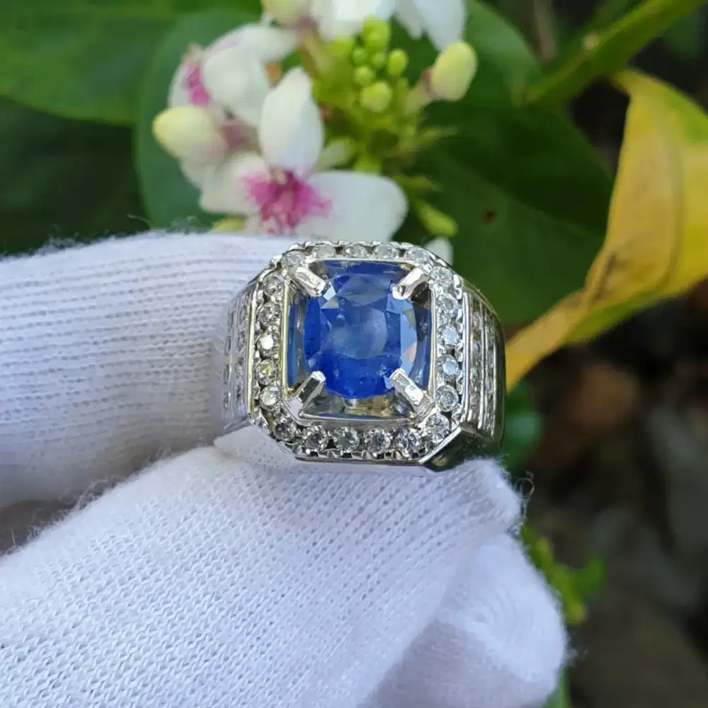 Natural Blue Sapphire Srilanka 2.50 crt