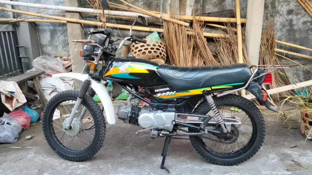 Di jual win th 1989 ss lengkap plat Denpasar