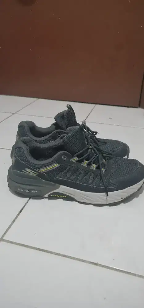 Skecher Size 44