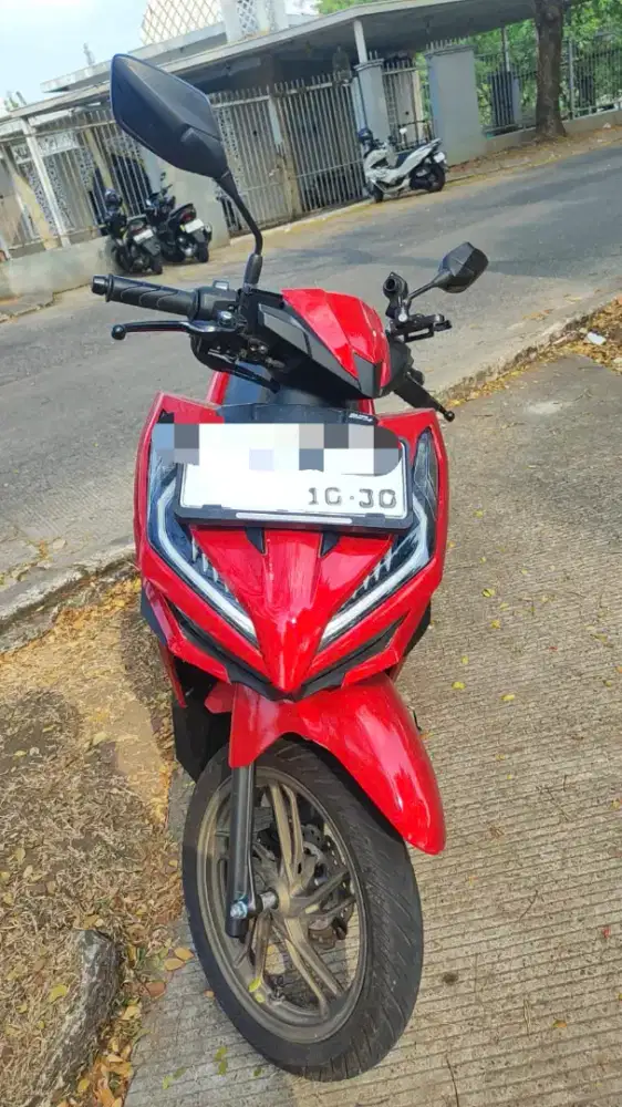 Dijual vario 125 cbs iss 2025 masih bagus km rendah