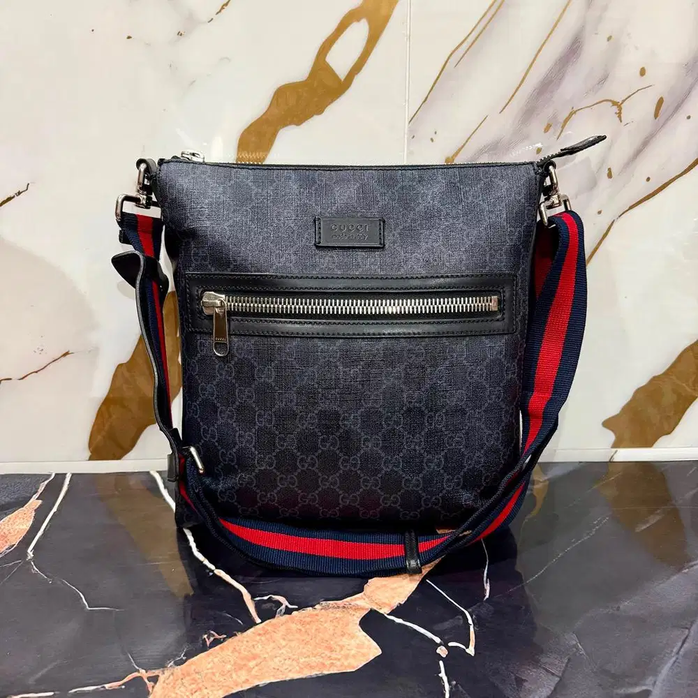 Gucci GG Supreme Shoulder Bag