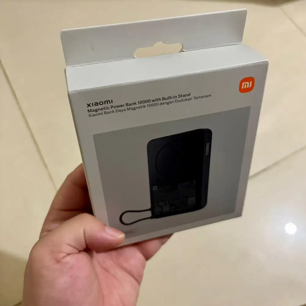 Xiaomi Magnetic Power Bank 10000 with Built-in Stand