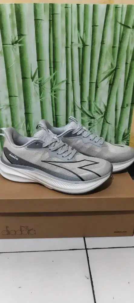 Sepatu Running Diadora