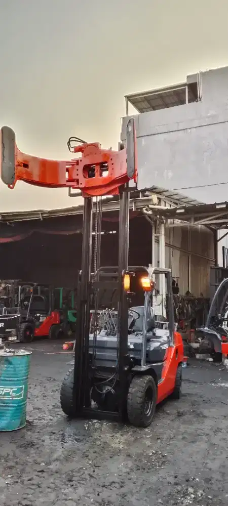 Forklift toyota2,5ton roll clamp