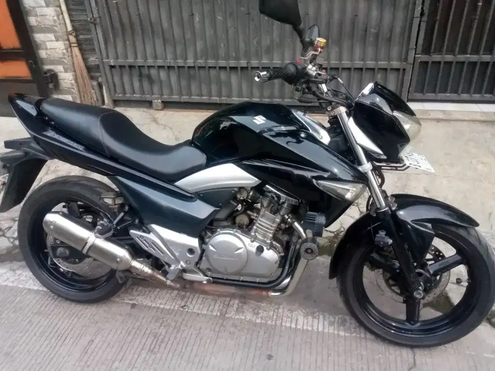 Suzuki Inazuma 250