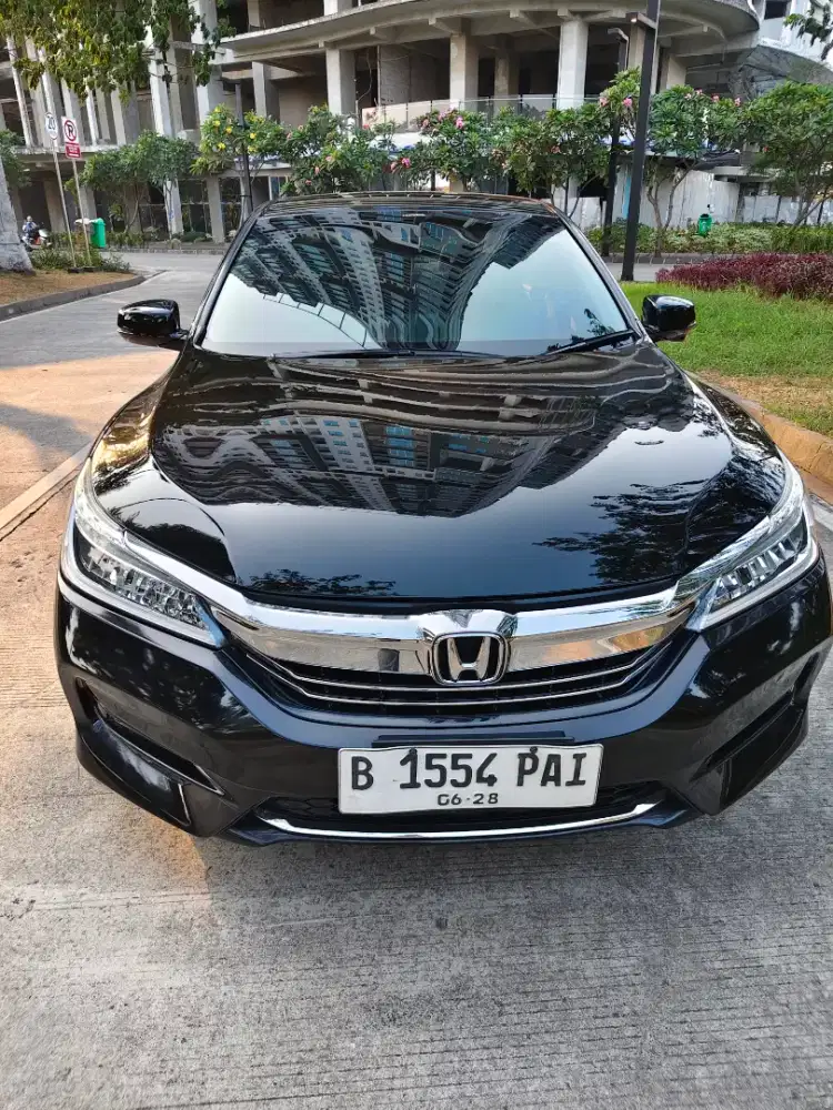 Low KM Accord VTiL tahun 2018