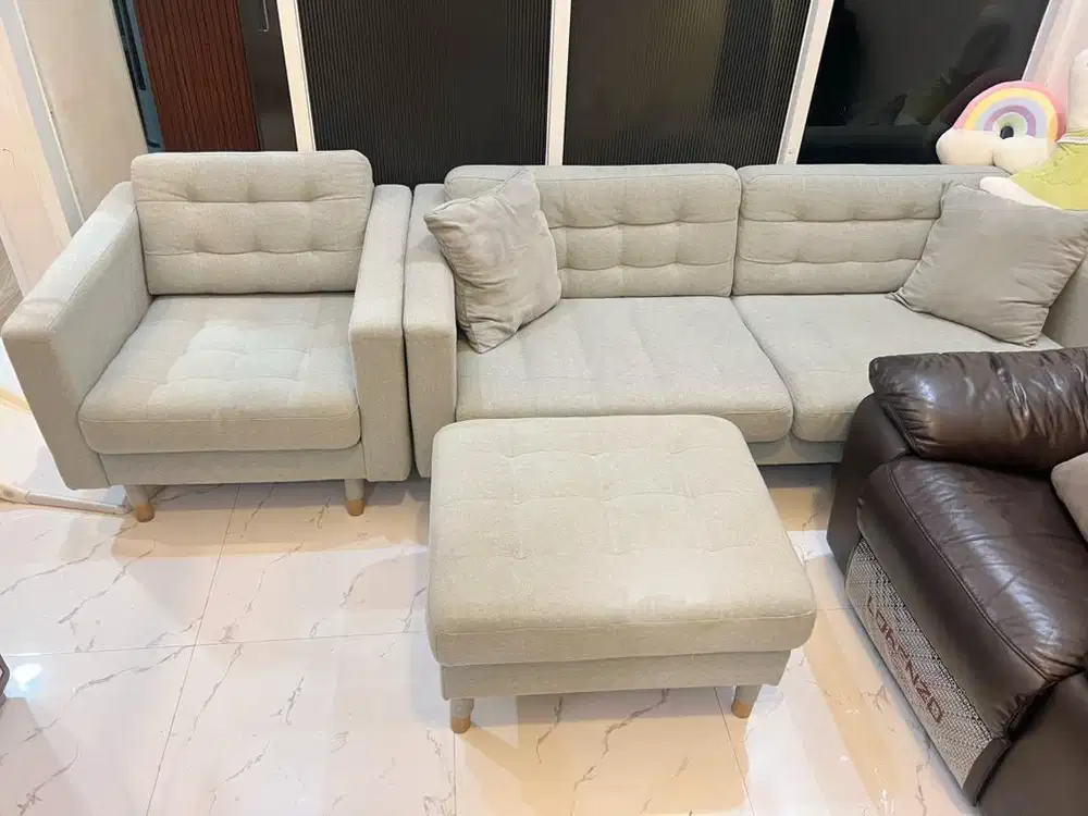 Dijual Satu Set Sofa Ikea (3 seater, 1 seater, 1 stool)