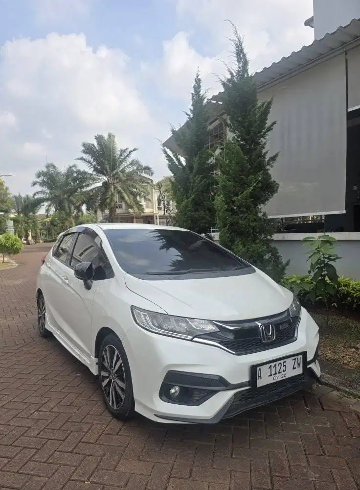 HONDA JAZZ RS CVT 2018