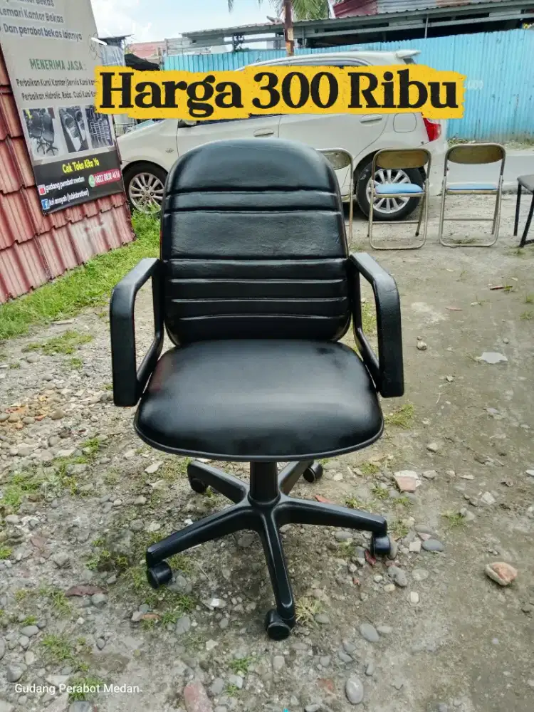 Kursi Kantor Kekinian / Kursi Bekas Murah