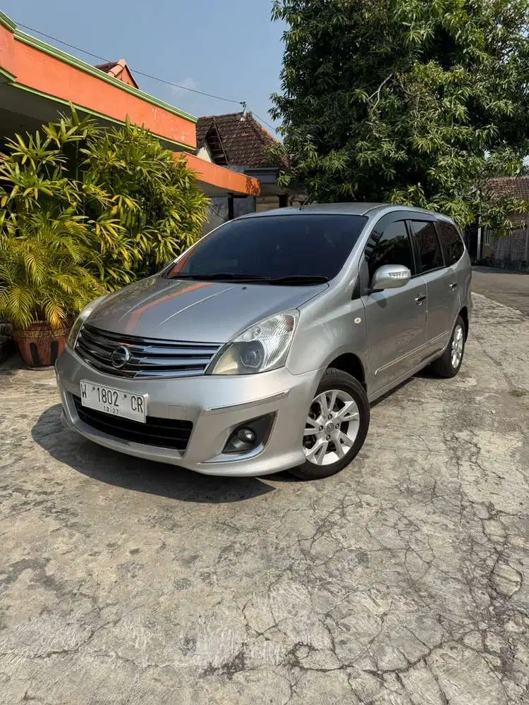 Nissan Grand livina ultimate 2013 a/t record resmi
