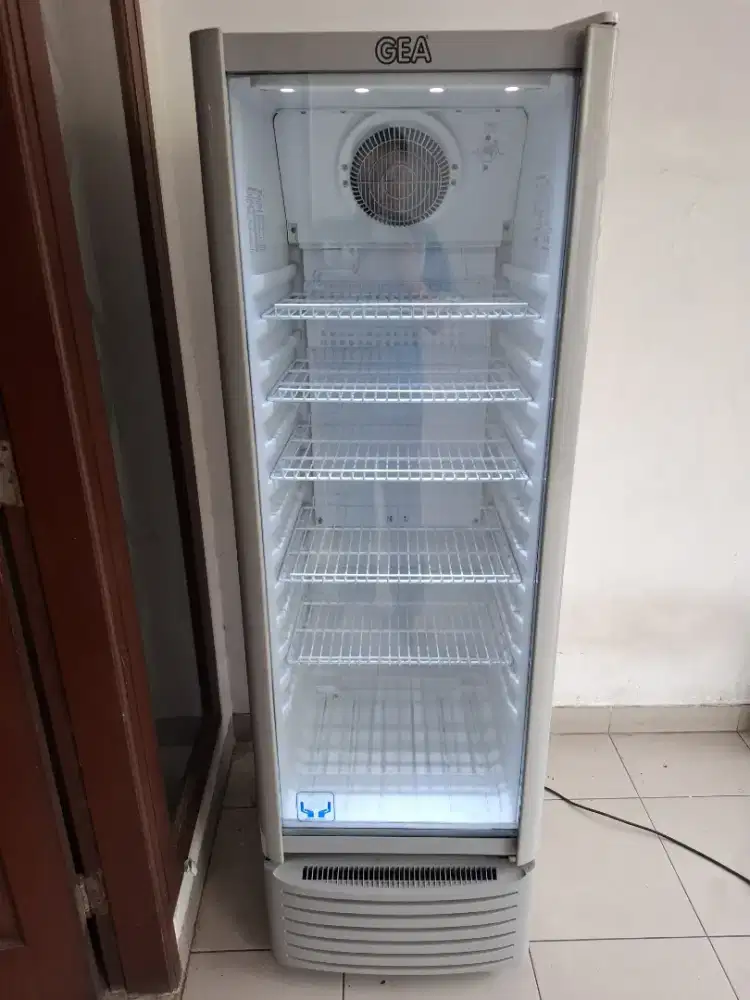 Showcase gea 5rak