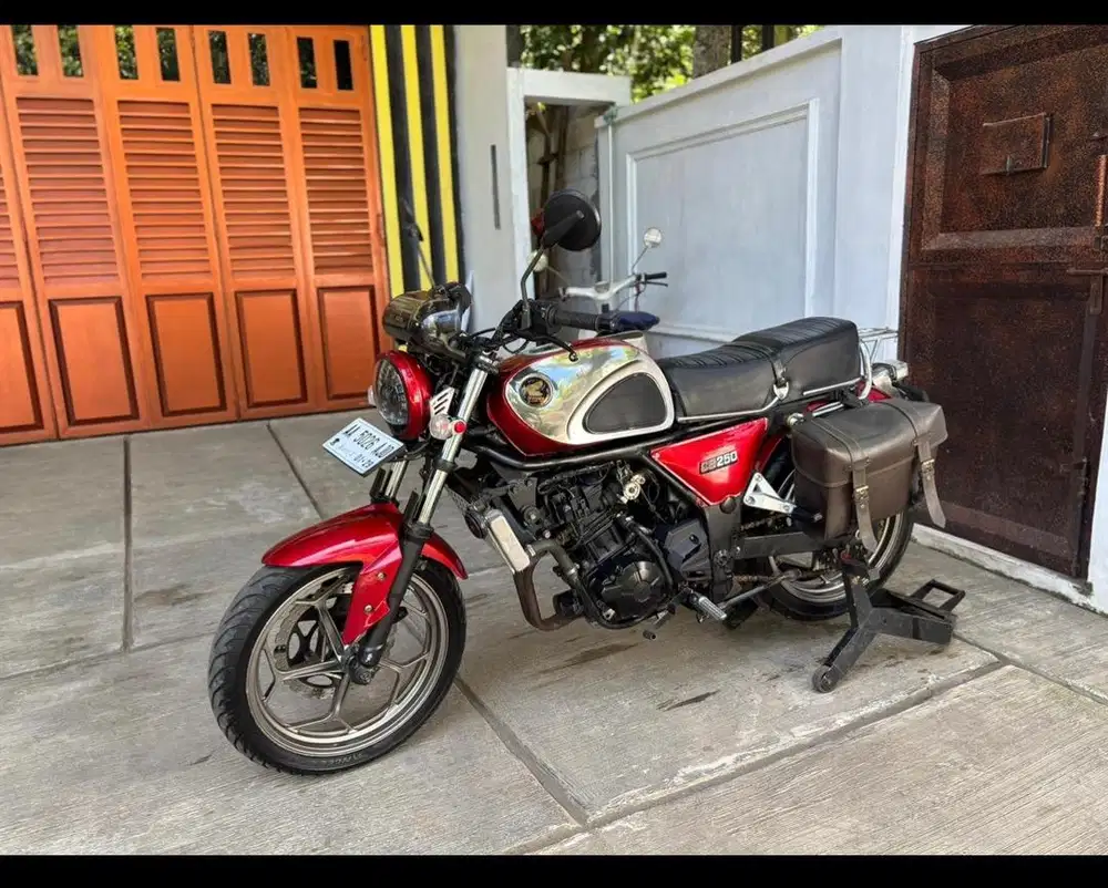 Di jual motor kesayangan CBagong Basic Ninja 250Fi.